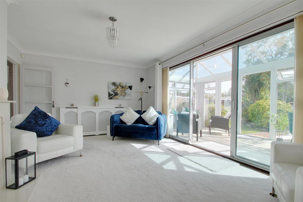 Central Avenue, Findon 3 bed detached house for sale £725,000