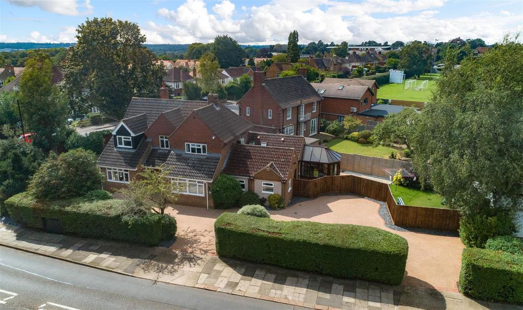 Billing Road, Northampton 4 bed detached house for sale £675,000
