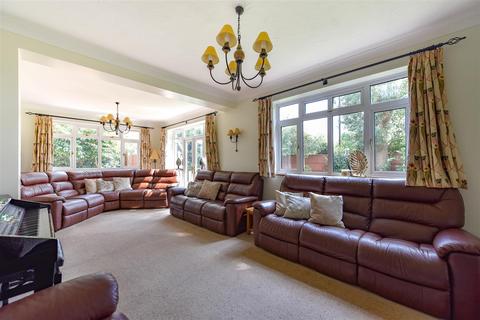 251 Billing Road, Northampton, NN1 5RX