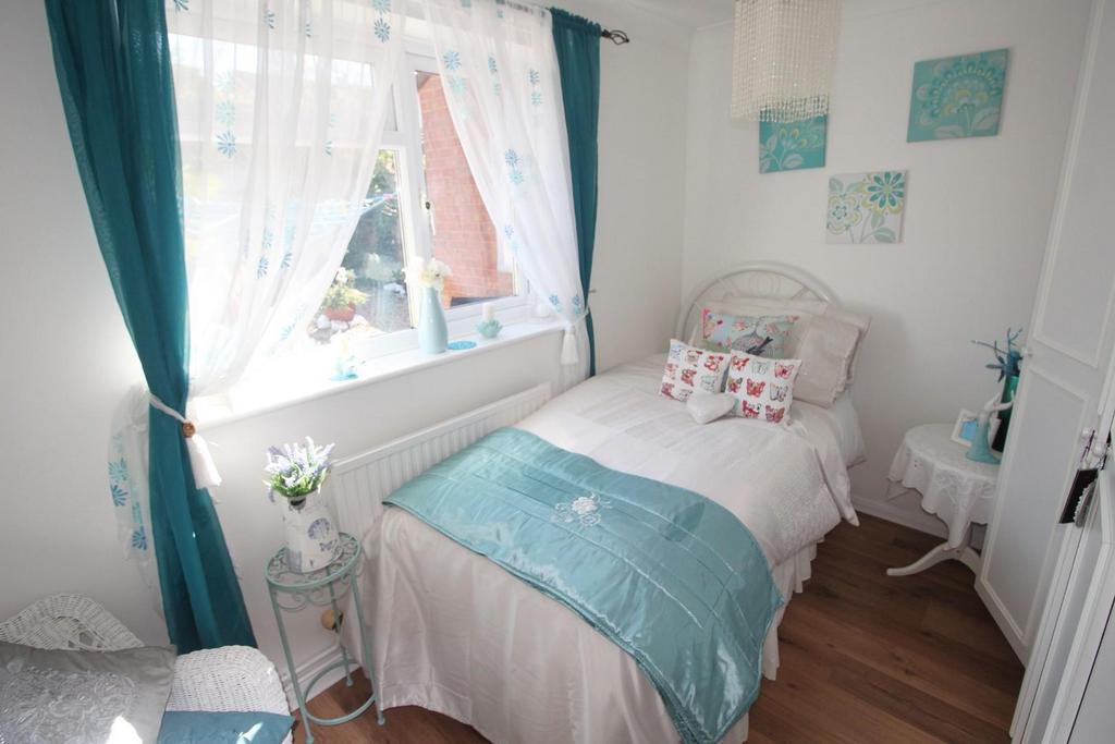 Bedroom.JPG