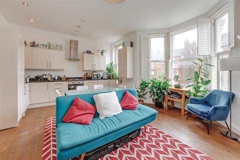 2 bedroom flat for sale - Savernake Road, Hampstead NW3