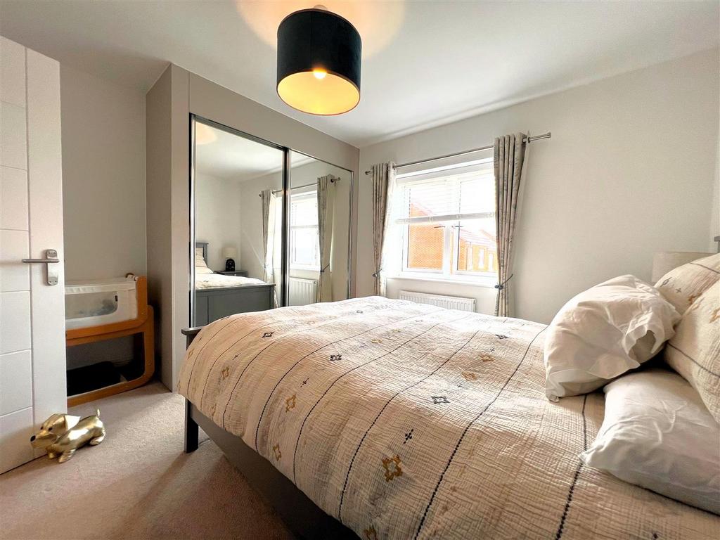 Bed 1.jpg