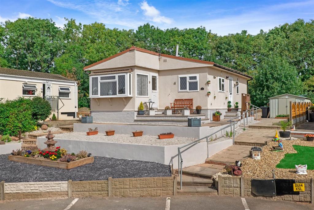 Mill Farm Park, Bulkington, Bedworth 2 bed mobile home for sale £130,000