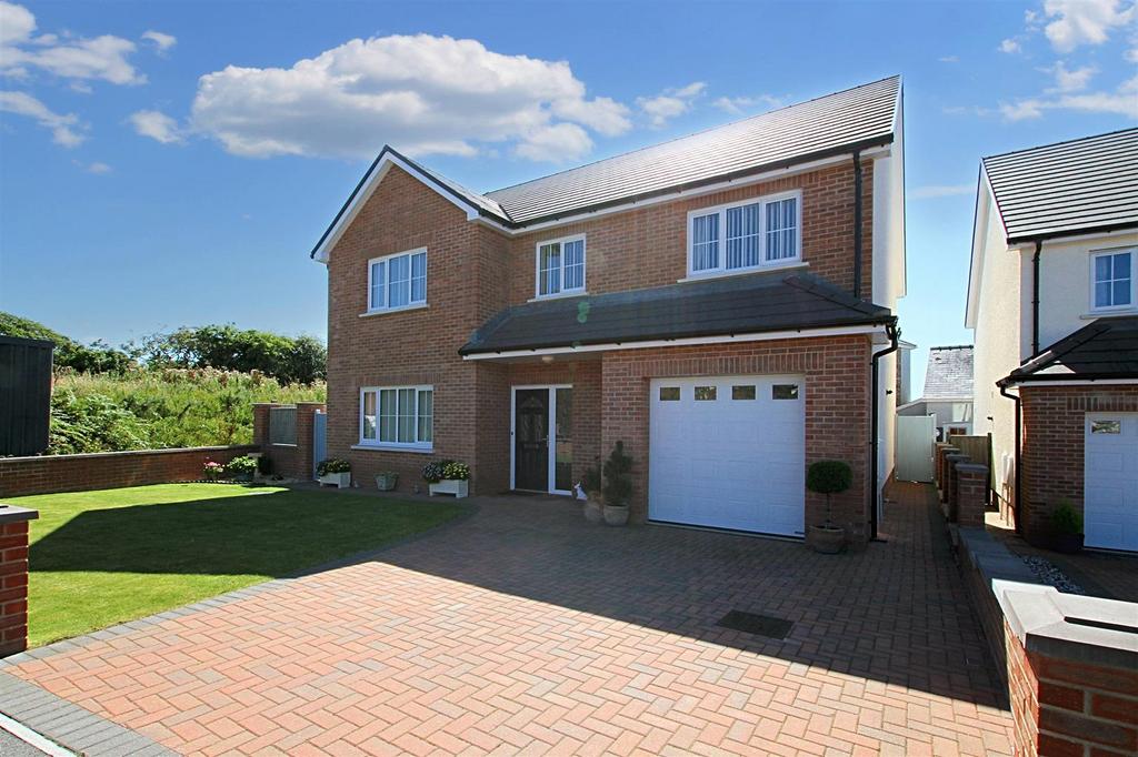 Maes Yr Efail, Penparc, Cardigan 4 bed detached house for sale £425,000