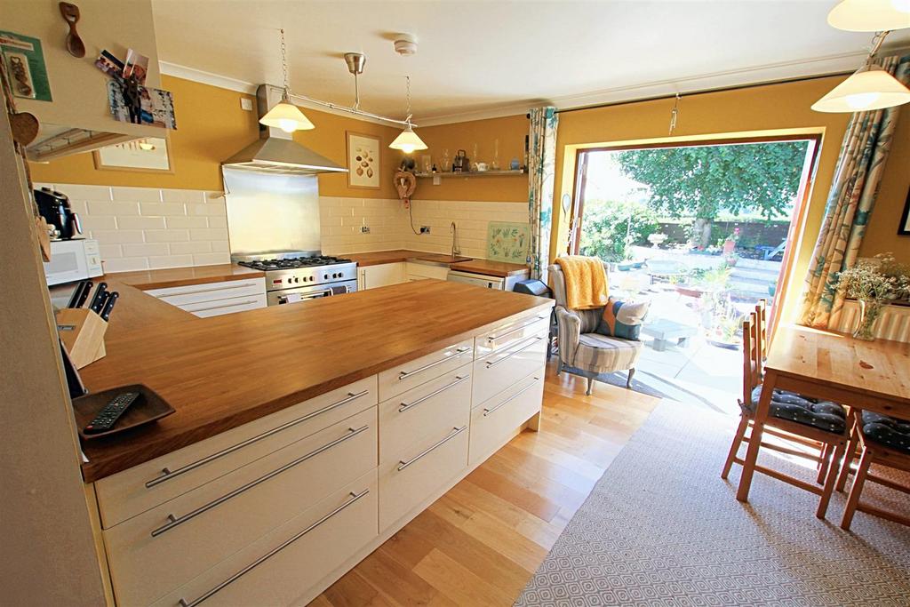 Kitchen/Breakfast Room