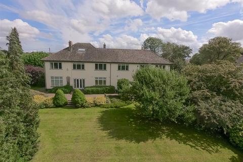 17 Corbett Road, Carterton, OX18 3LG