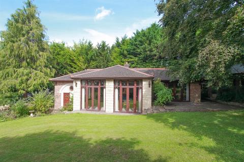 17 Corbett Road, Carterton, OX18 3LG