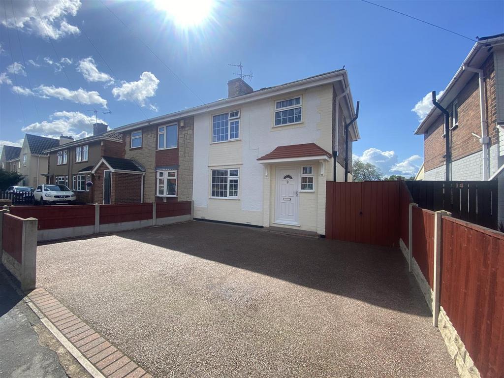 Burlington Avenue, Langwith Junction, Shirebrook 3 bed semidetached