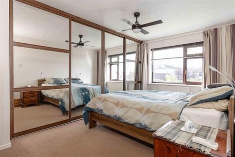 45 Brook Way, Lancing, BN15 8DQ