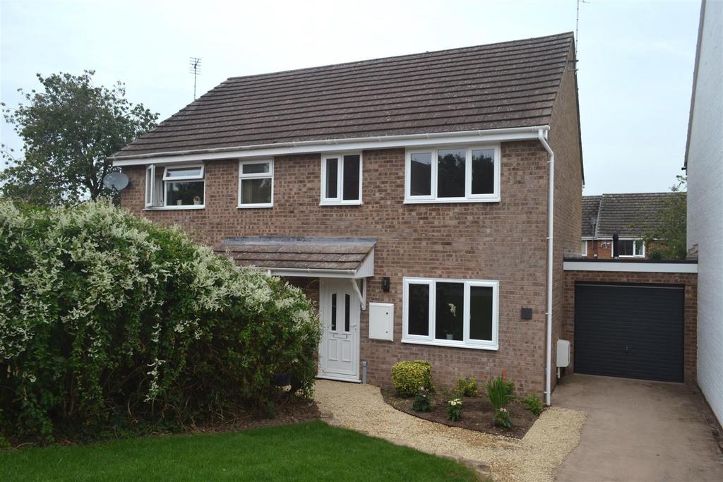 St. Peters Close, MoretonOnLugg, Hereford 3 bed semidetached house