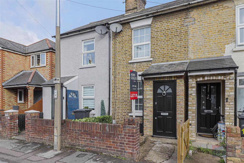Whitley Road, Hoddesdon, Hertfordshire 2 bed terraced house £1,795