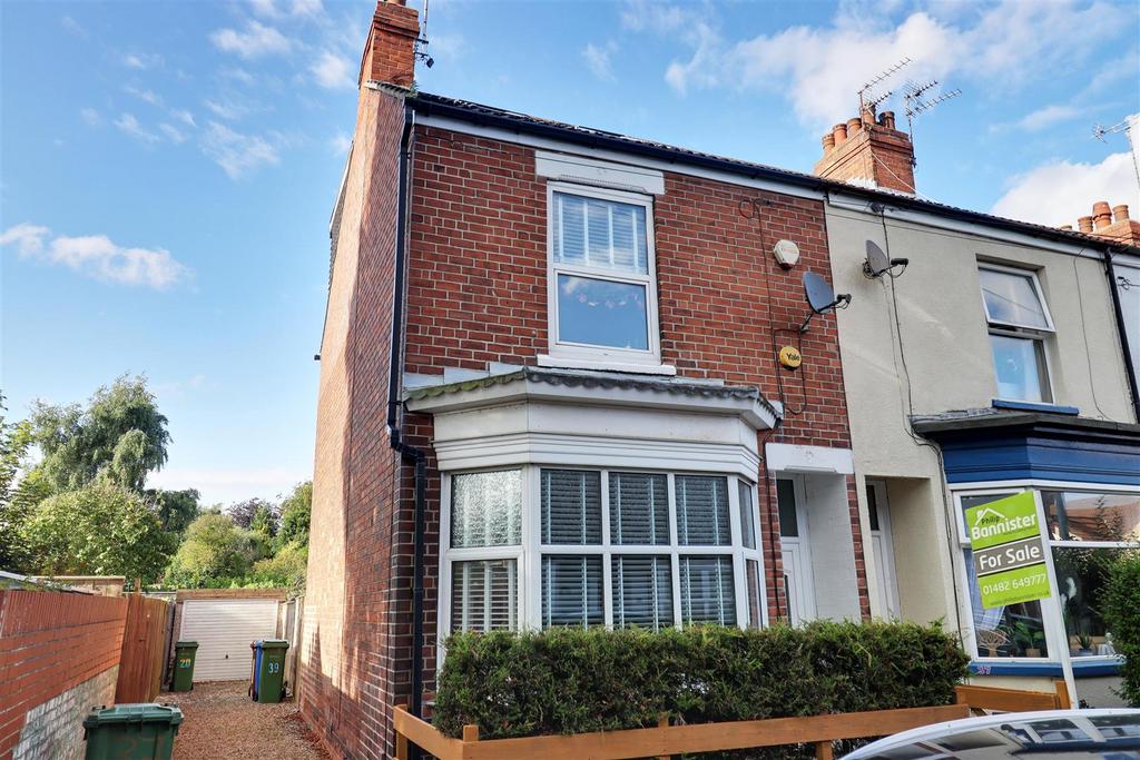 Salisbury Street, Hessle 4 bed end of terrace house for sale £250,000