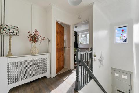32 Wolsey Close, Worcester Park, KT4 7EF