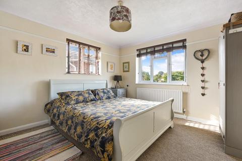 32 Wolsey Close, Worcester Park, KT4 7EF