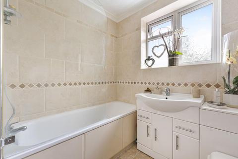 32 Wolsey Close, Worcester Park, KT4 7EF