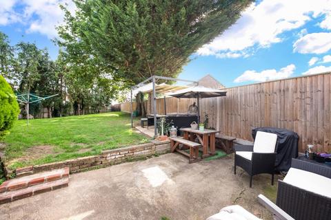 32 Wolsey Close, Worcester Park, KT4 7EF