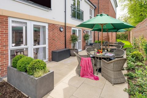 2 bedroom retirement property for sale, Property 13 at Clothier Manor 192-194 Hollywood Avenue, Gosforth, Newcastle Upon Tyne NE3