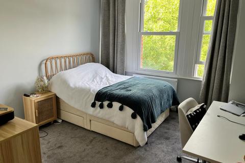2 bedroom flat to rent, Pathfield Road, London SW16