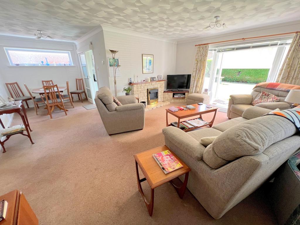Queens Grove, Ashley, New Milton, Hampshire. BH25 5DA 3 bed detached
