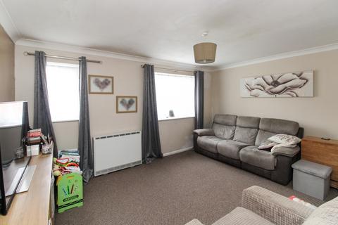 1 bedroom flat for sale, Chetwood Road, Crawley, West Sussex. RH11 8GD