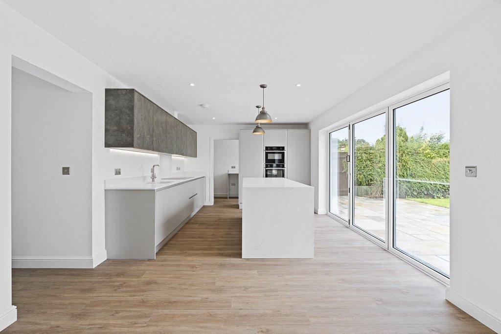 Kitchen/Dining Area