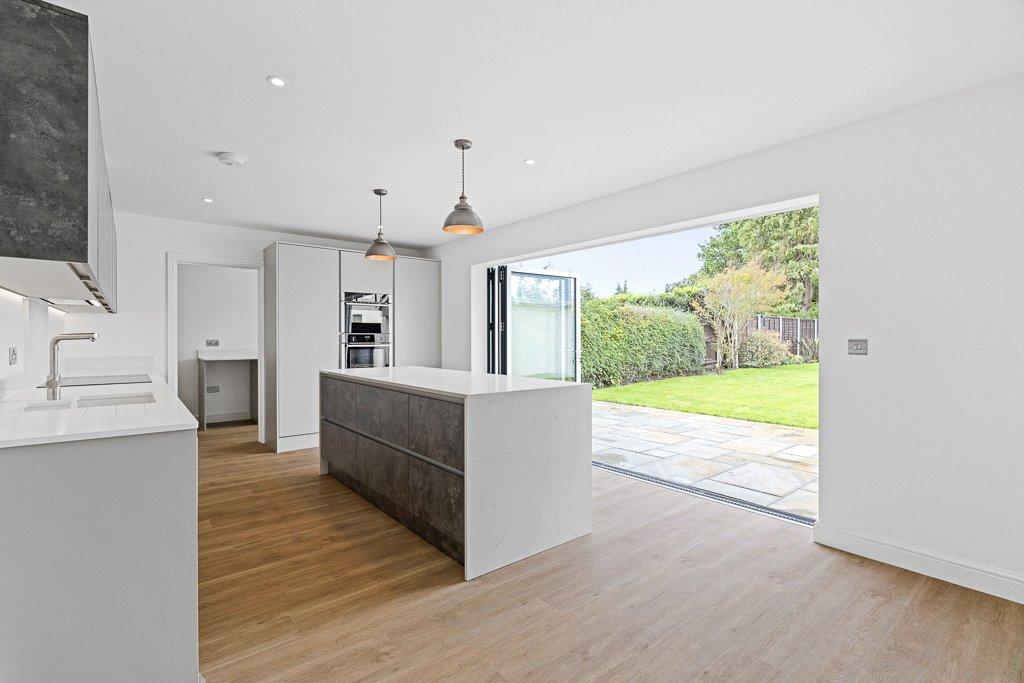 Kitchen/Dining Area