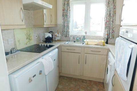 2 bedroom retirement property for sale, Beaulieu Road, Dibden Purlieu SO45