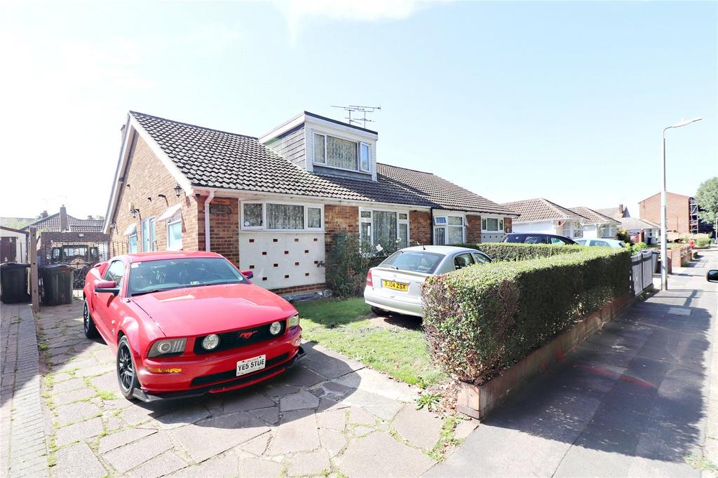 Gunn Road, Kent, DA10 2 bed bungalow for sale £350,000