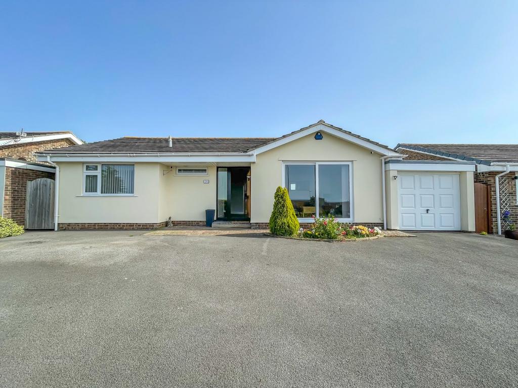Waterside Park, Portishead, Bristol, Somerset, BS20 2 bed bungalow for