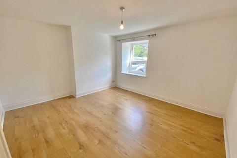 2 bedroom ground floor flat to rent, Hartop Road, Torquay, TQ1 4QJ