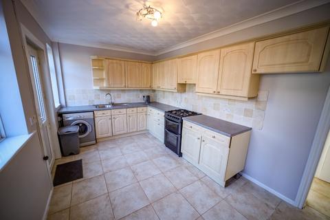 2 bedroom mews to rent, Vista Road, Newton-Le-Willows, Merseyside, WA12