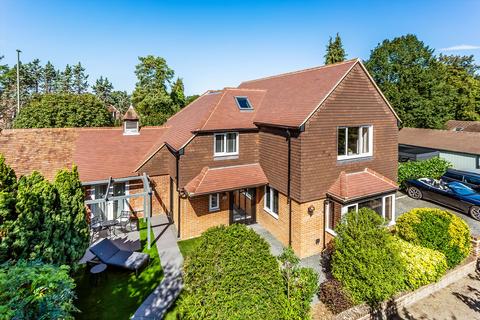 5 bedroom semi-detached house for sale, Gateways, Guildford, Surrey, GU1