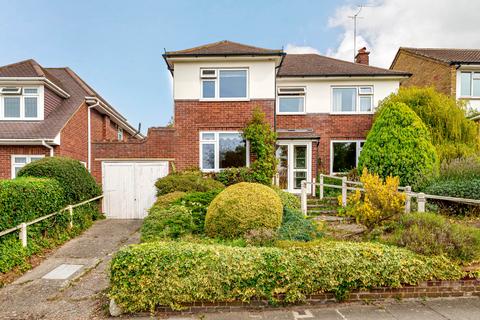 3 bedroom detached house for sale - Bellmount Wood Avenue, Cassiobury WD17 3BW