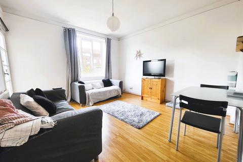 3 bedroom flat for sale - Iron Mill Road, London SW18