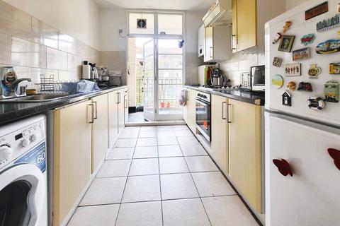 3 bedroom flat for sale - Iron Mill Road, London SW18
