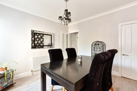 6 Danvers Road, Tonbridge, TN9 1TR