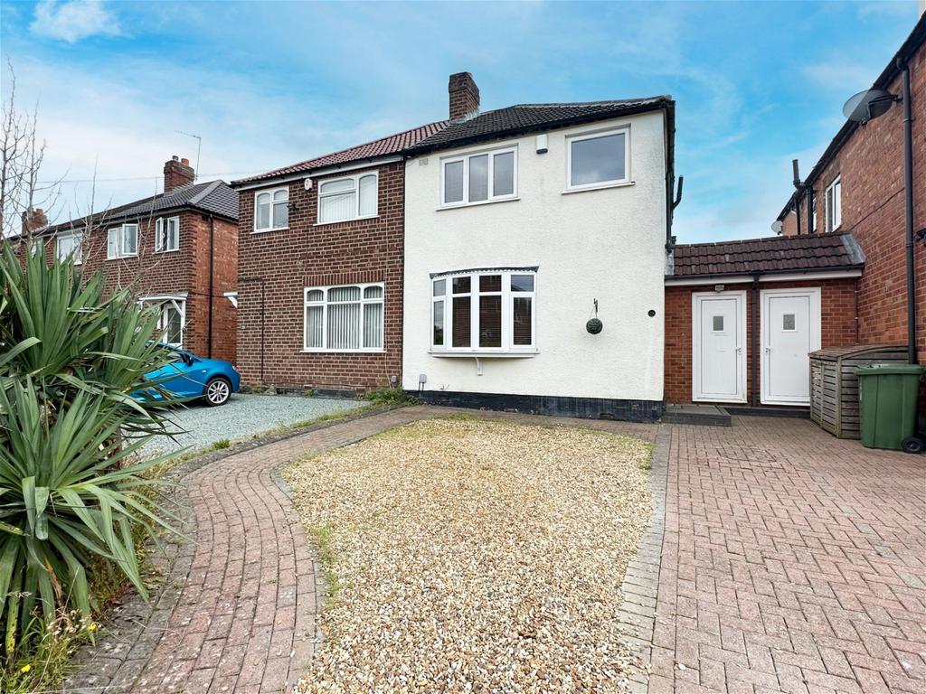 Middleton Road, Shirley, B90 2JJ 3 bed semidetached house for sale £