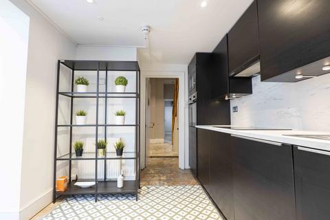 2 bedroom flat to rent, Loftus Road, Shepherds Bush, London W12