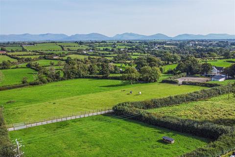 4 bedroom equestrian property for sale - Rhosmeirch, Llangefni, LL77 7NZ