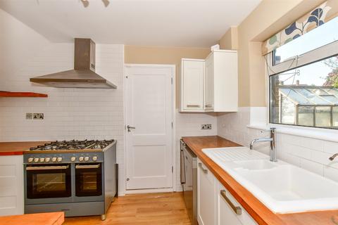 7 Ashden Walk, Tonbridge, TN10 3RJ