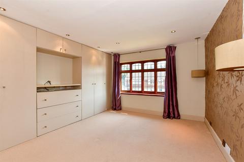 7 Ashden Walk, Tonbridge, TN10 3RJ