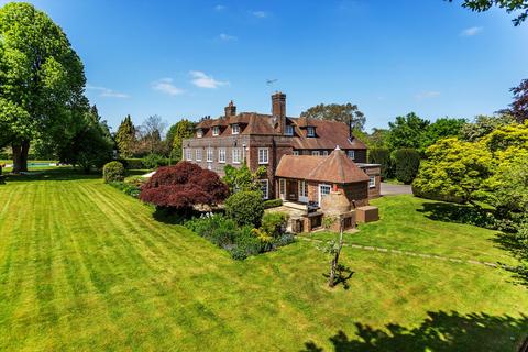 undefined, Bowlhead Green, Godalming, Surrey, GU8.