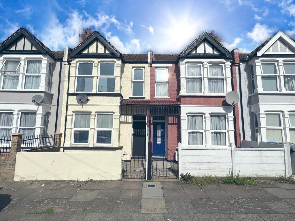 3 bed house for sale in NW10