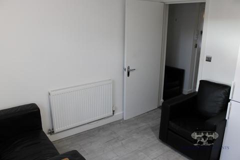 1 bedroom flat for sale - Ithon Road, Llandrindod Wells, Powys. LD1 6AS
