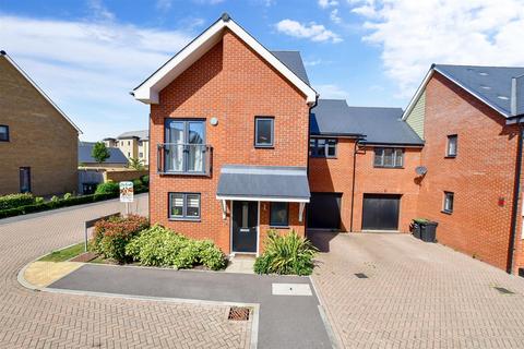 14 Chilvers Way, Northfleet, Gravesend, DA11 8GE