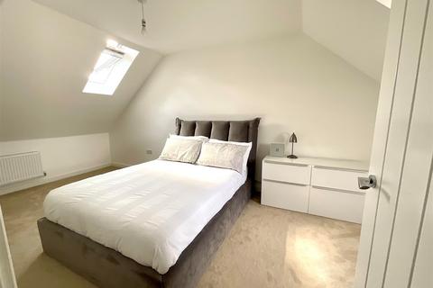 14 Chilvers Way, Northfleet, Gravesend, DA11 8GE