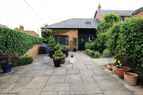 4 bedroom semi-detached house to rent, Ashampstead, Berkshire