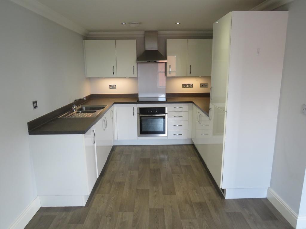 Kitchen (1).