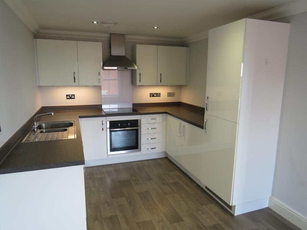 Kitchen (2).