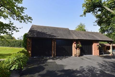 3 bedroom detached house for sale - Cranleigh outskirts